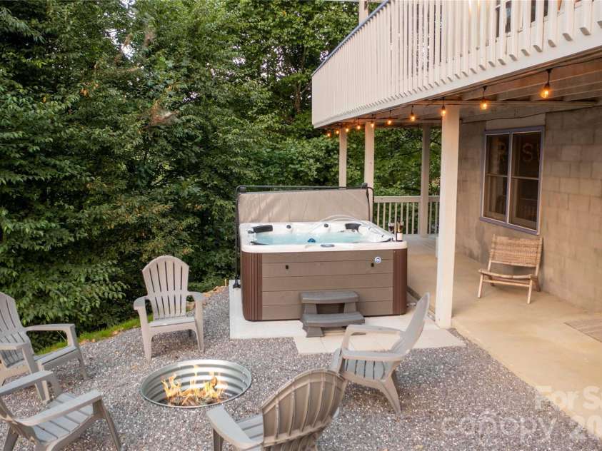 348 Dandelion Lane, Burnsville, NC 28714.  MLS# CAR4340112, YatesRealty ID 13223. Hot Tub Fire-Pit