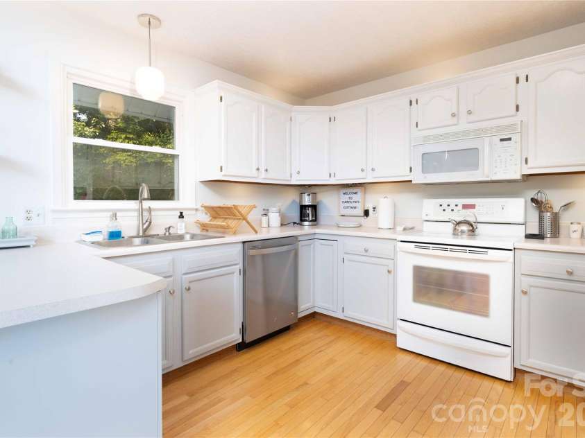 348 Dandelion Lane, Burnsville, NC 28714.  MLS# CAR4340112, YatesRealty ID 13223. Kitchen 