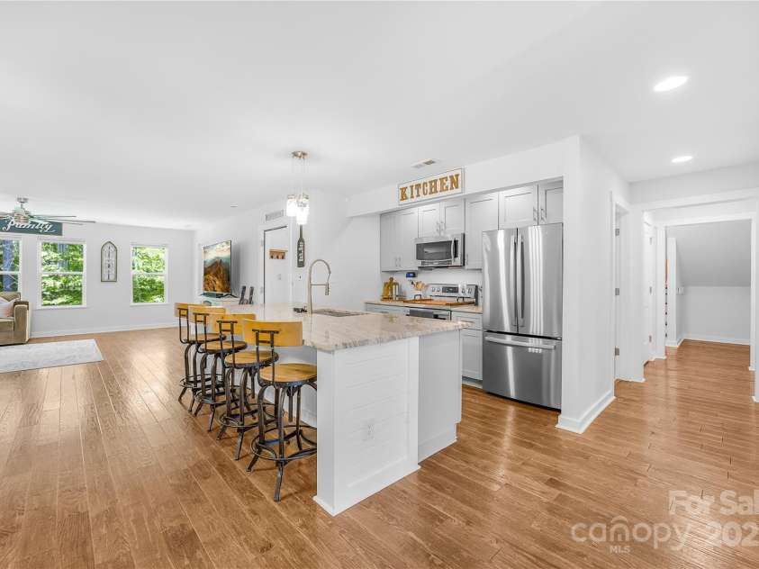 5615 American Way, Denver, NC 28037.  MLS# CAR4254006, YatesRealty ID 13224. 