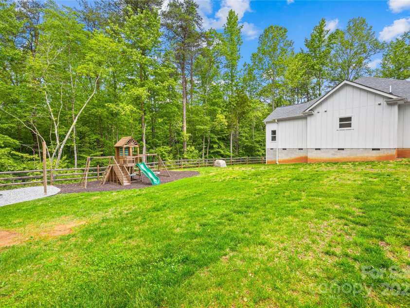 5615 American Way, Denver, NC 28037.  MLS# CAR4254006, YatesRealty ID 13224. 