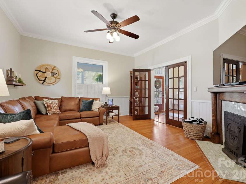 8 Vance Street, Lexington, NC 27292.  MLS# CAR4369214, YatesRealty ID 13224. 