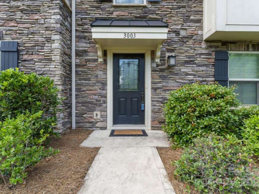 3003 Salix Bend Drive, Charlotte, NC 28205.  MLS# CAR4257314, YatesRealty ID 13225. 