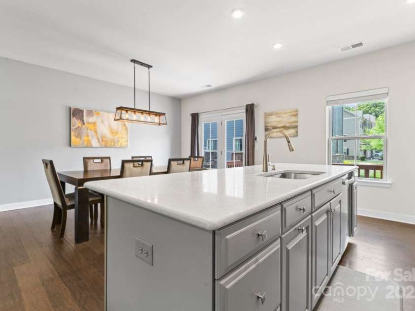 3003 Salix Bend Drive, Charlotte, NC 28205.  MLS# CAR4257314, YatesRealty ID 13225. 