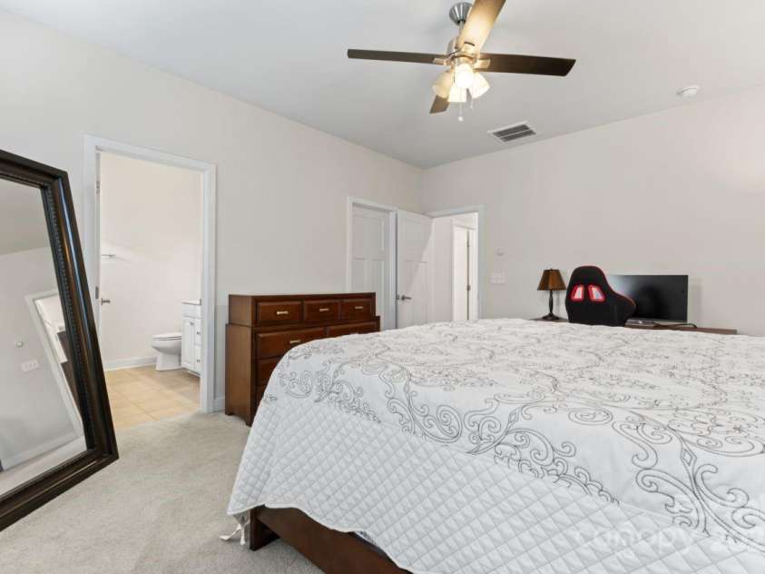 3003 Salix Bend Drive, Charlotte, NC 28205.  MLS# CAR4257314, YatesRealty ID 13225. 