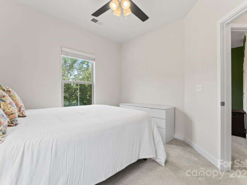 3003 Salix Bend Drive, Charlotte, NC 28205.  MLS# CAR4257314, YatesRealty ID 13225. 