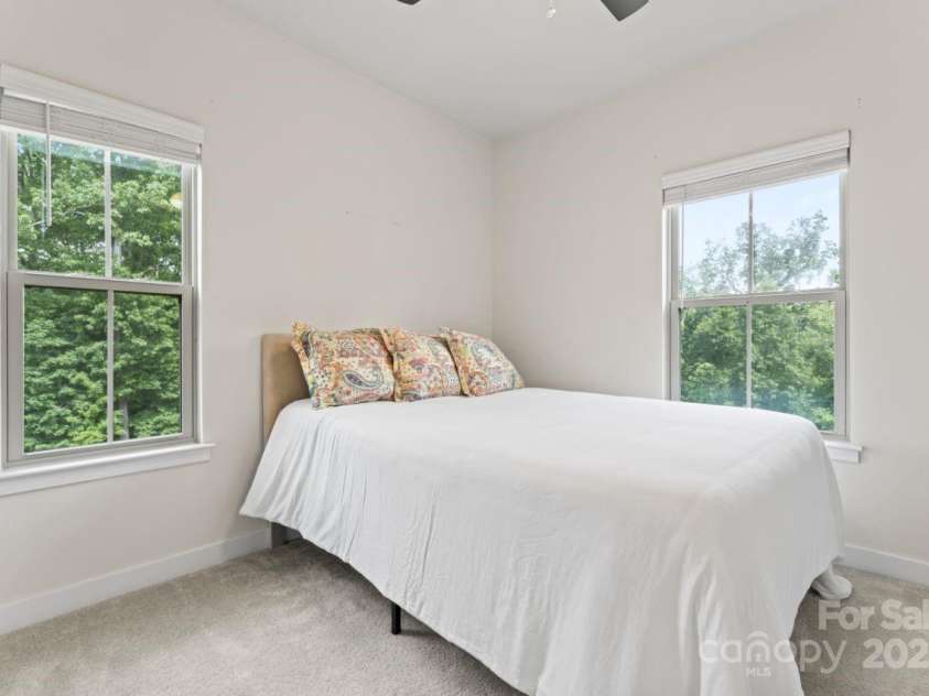 3003 Salix Bend Drive, Charlotte, NC 28205.  MLS# CAR4257314, YatesRealty ID 13225. 
