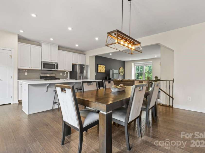 3003 Salix Bend Drive, Charlotte, NC 28205.  MLS# CAR4257314, YatesRealty ID 13225. Dining Area