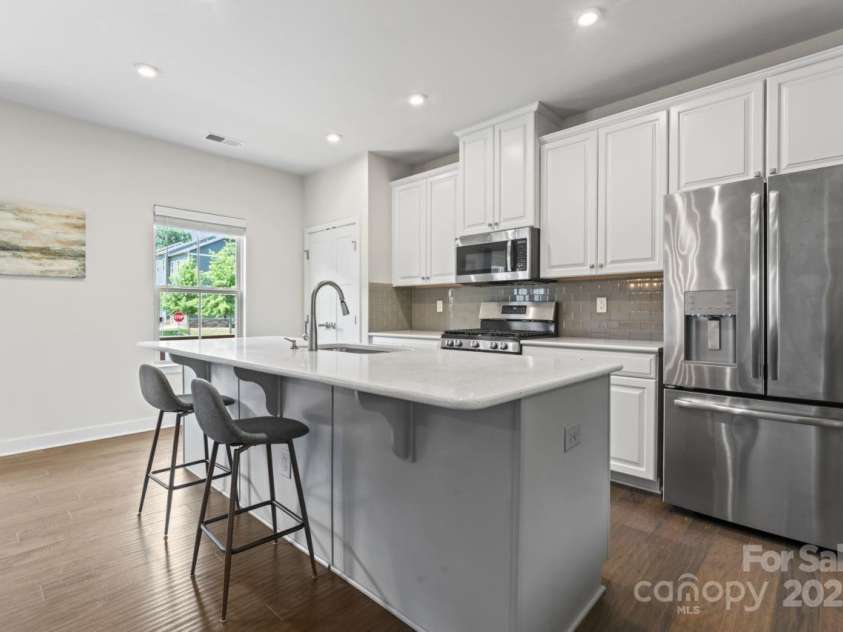 3003 Salix Bend Drive, Charlotte, NC 28205.  MLS# CAR4257314, YatesRealty ID 13225. Kitchen