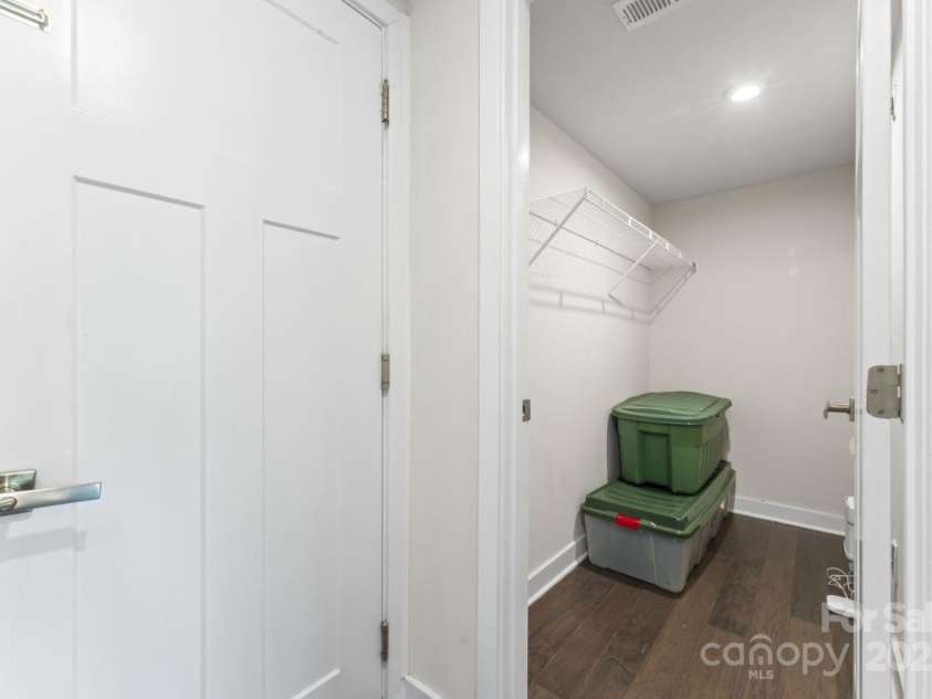 3003 Salix Bend Drive, Charlotte, NC 28205.  MLS# CAR4257314, YatesRealty ID 13225. Lower level walk in closet
