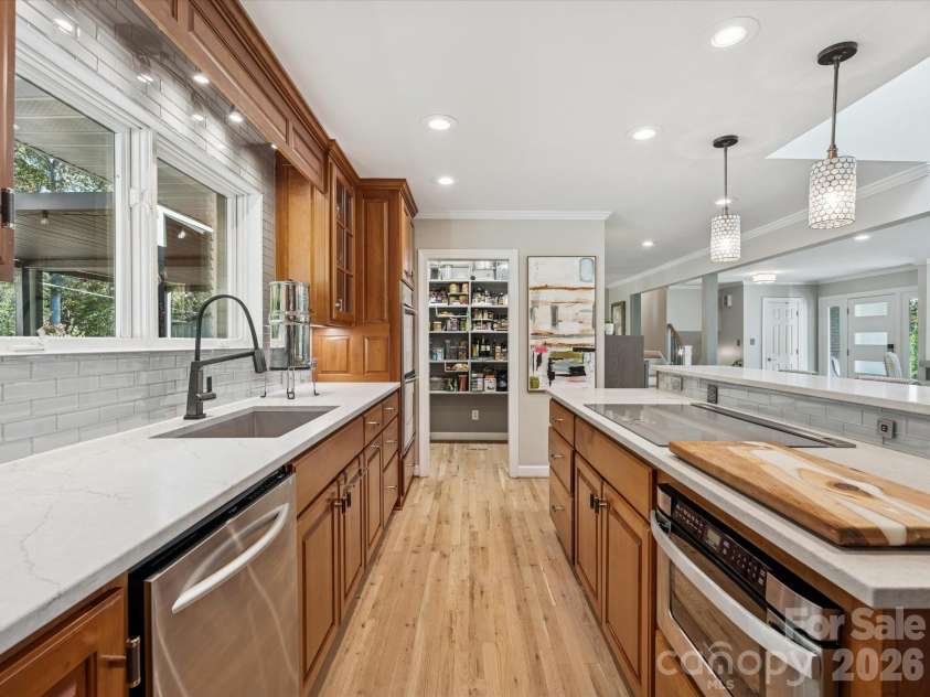 438 Country Club Acres Drive, Shelby, NC 28150.  MLS# CAR4356348, YatesRealty ID 13225. 