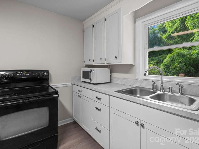 2729 Ridge Avenue, Concord, NC 28025.  MLS# CAR4253105, YatesRealty ID 13226. 