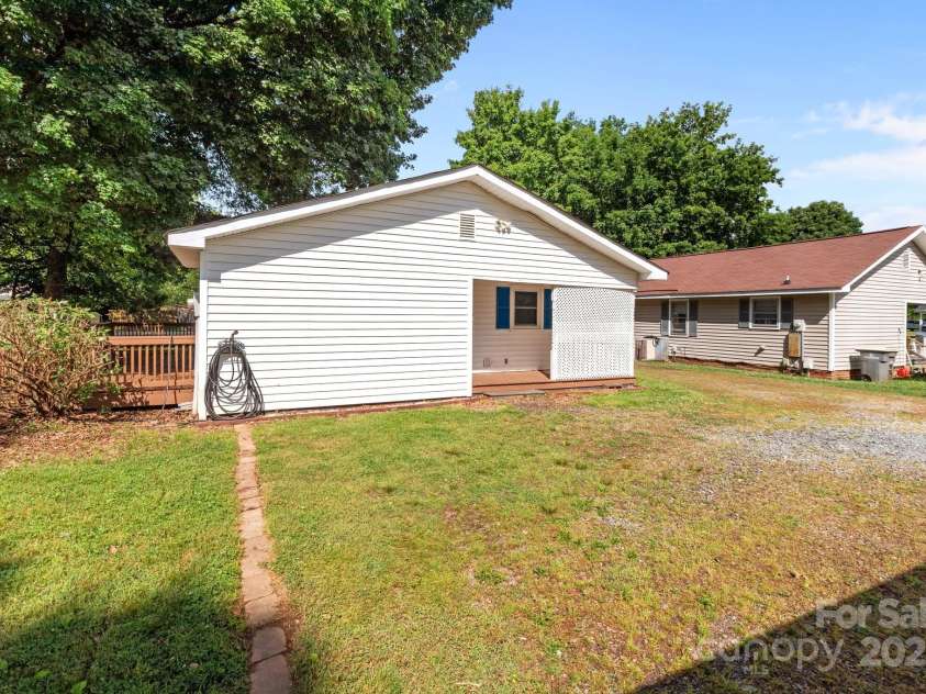 2729 Ridge Avenue, Concord, NC 28025.  MLS# CAR4253105, YatesRealty ID 13226. 
