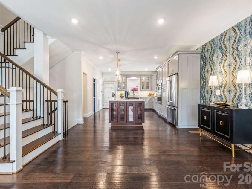 541 Griffith Village Lane, Davidson, NC 28036.  MLS# CAR4346354, YatesRealty ID 13227. Entertainers Kitchen