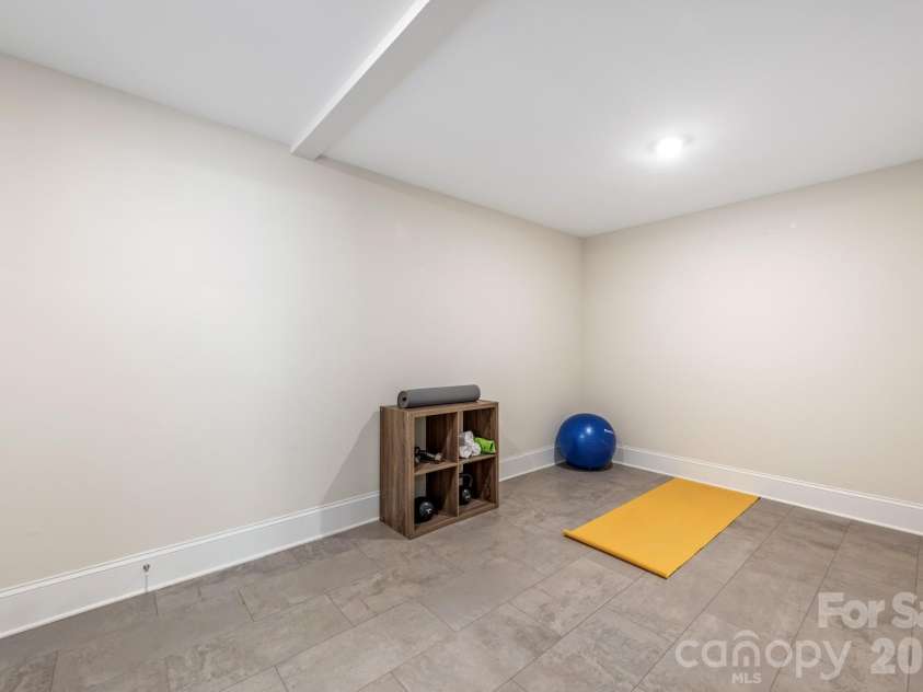 541 Griffith Village Lane, Davidson, NC 28036.  MLS# CAR4346354, YatesRealty ID 13227. Gym/ Flex storage space