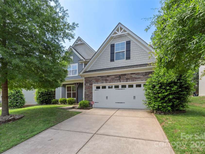 9230 Loch Glen Way, Charlotte, NC 28278.  MLS# CAR4257921, YatesRealty ID 13227. 