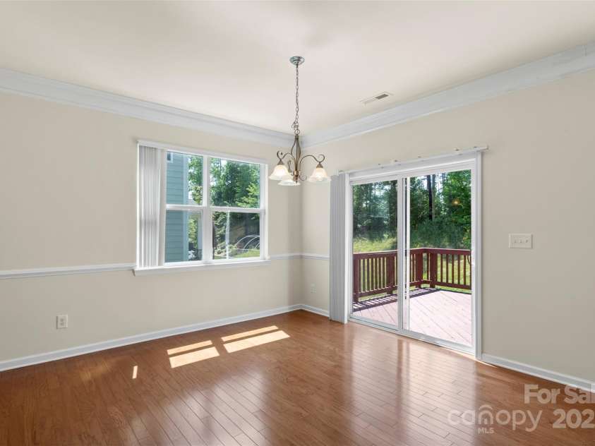 9230 Loch Glen Way, Charlotte, NC 28278.  MLS# CAR4257921, YatesRealty ID 13227. 