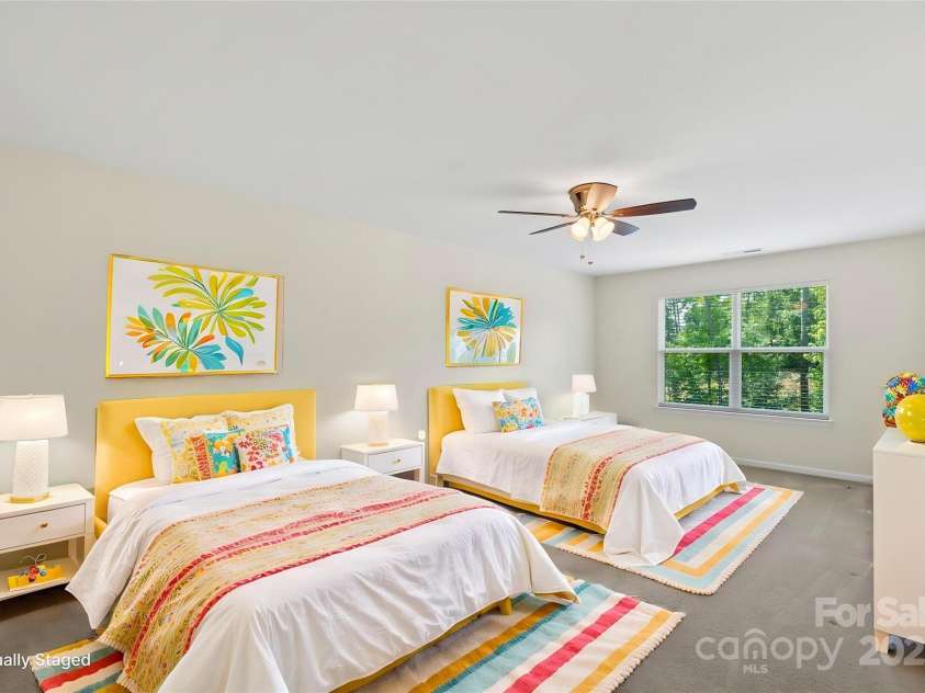 9230 Loch Glen Way, Charlotte, NC 28278.  MLS# CAR4257921, YatesRealty ID 13227. 