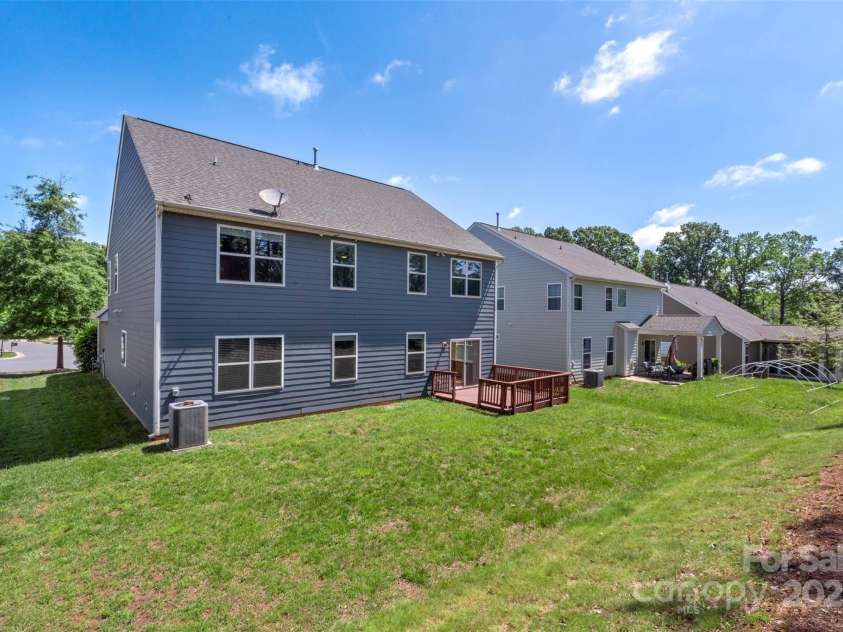 9230 Loch Glen Way, Charlotte, NC 28278.  MLS# CAR4257921, YatesRealty ID 13227. 