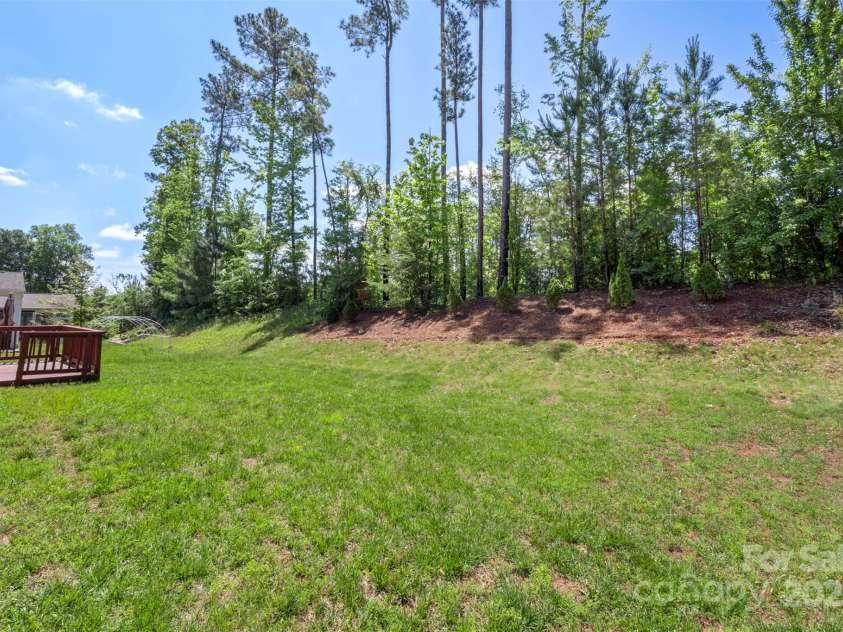 9230 Loch Glen Way, Charlotte, NC 28278.  MLS# CAR4257921, YatesRealty ID 13227. 