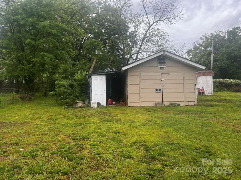 229 Jones Avenue, Rock Hill, SC 29730.  MLS# CAR4243981, YatesRealty ID 13228. Garage