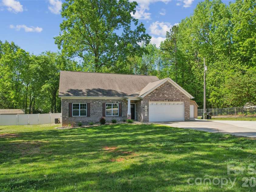 3063 Eva Drive, Concord, NC 28027.  MLS# CAR4369639, YatesRealty ID 13229. 