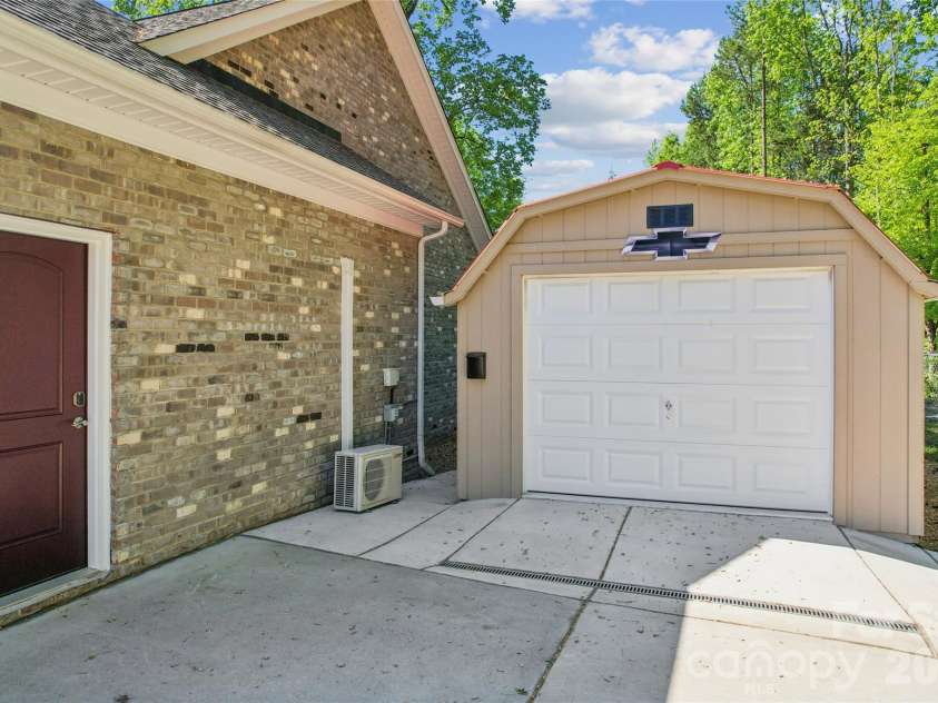 3063 Eva Drive, Concord, NC 28027.  MLS# CAR4369639, YatesRealty ID 13229. 