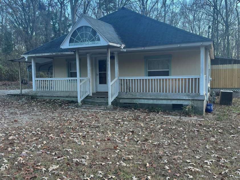 6341 Macon Street, Charlotte, NC 28208.  MLS# CAR4330571, YatesRealty ID 1323. 