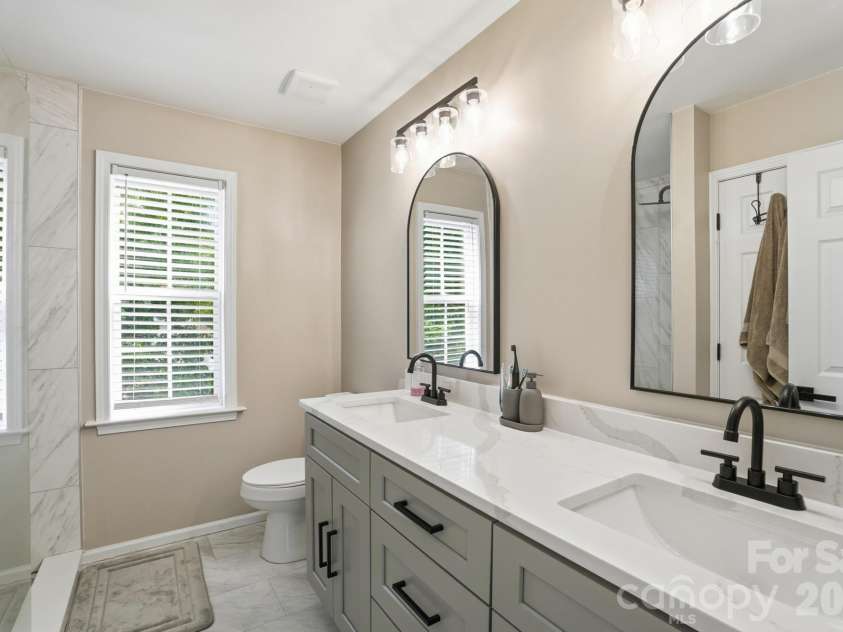 4964 Aldersbrook Drive, Monroe, NC 28110.  MLS# CAR4365877, YatesRealty ID 13230. Primary bath