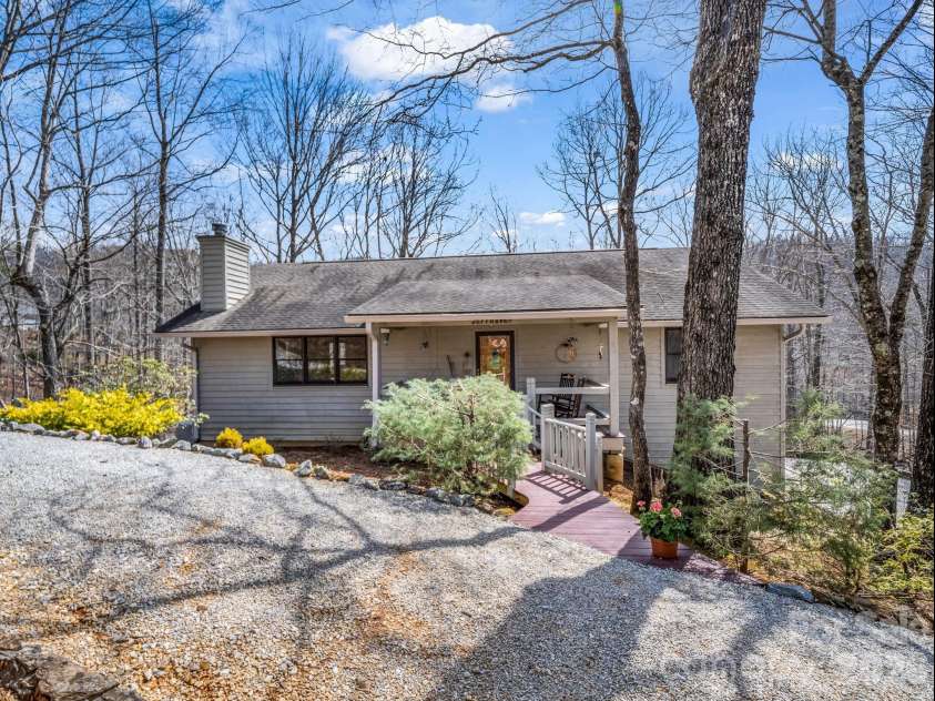 780 Rixhaven Drive, Saluda, NC 28773.  MLS# CAR4360705, YatesRealty ID 13231. Charming Ranch home