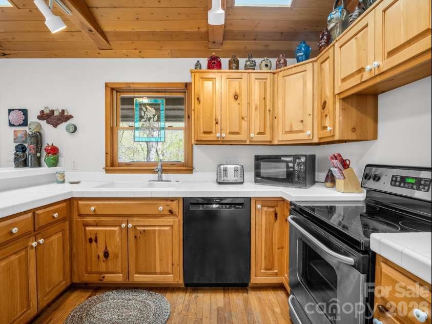 780 Rixhaven Drive, Saluda, NC 28773.  MLS# CAR4360705, YatesRealty ID 13231. Efficient and Spacious