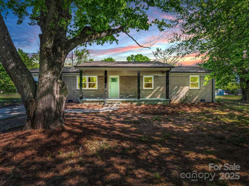 106 Borders Road, Shelby, NC 28152.  MLS# CAR4250942, YatesRealty ID 13232. 