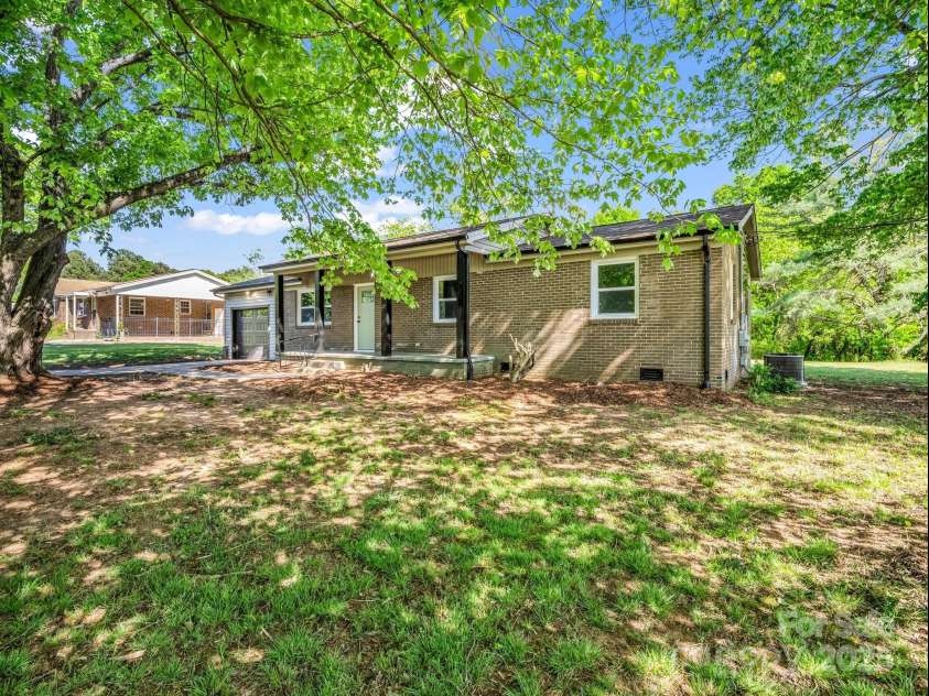 106 Borders Road, Shelby, NC 28152.  MLS# CAR4250942, YatesRealty ID 13232. 