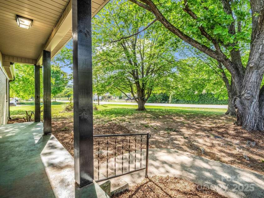 106 Borders Road, Shelby, NC 28152.  MLS# CAR4250942, YatesRealty ID 13232. 