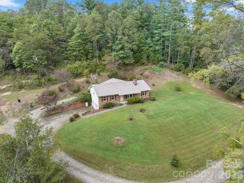25 Mezzo Cove, Asheville, NC 28804.  MLS# CAR4308363, YatesRealty ID 13232. 