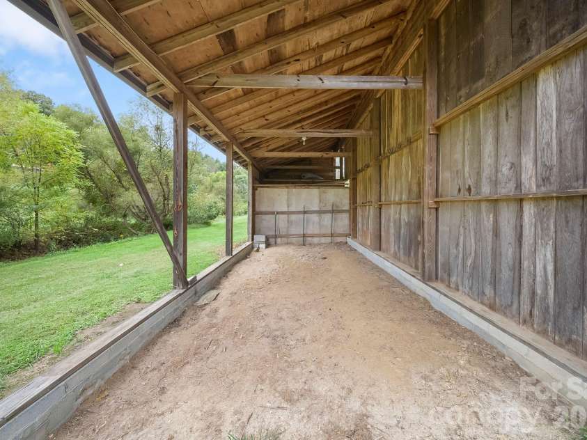 25 Mezzo Cove, Asheville, NC 28804.  MLS# CAR4308363, YatesRealty ID 13232. 