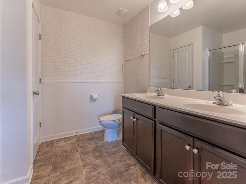 1239 Kent Downs Avenue, Concord, NC 28027.  MLS# CAR4316095, YatesRealty ID 13233. 