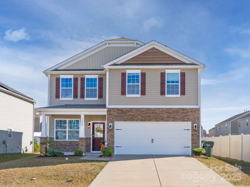 1239 Kent Downs Avenue, Concord, NC 28027.  MLS# CAR4316095, YatesRealty ID 13233. 