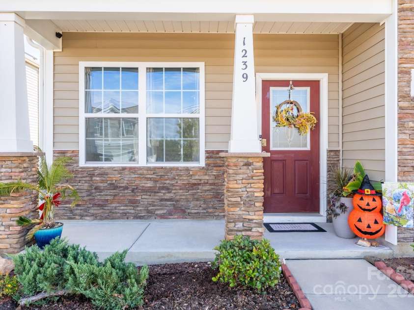 1239 Kent Downs Avenue, Concord, NC 28027.  MLS# CAR4316095, YatesRealty ID 13233. 