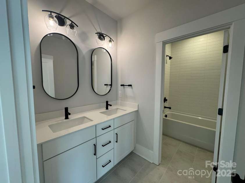 4314 Morning Mist Drive, Sherrills Ford, NC 28673.  MLS# CAR4104603, YatesRealty ID 13236. Full Bathroom, Upper Floor