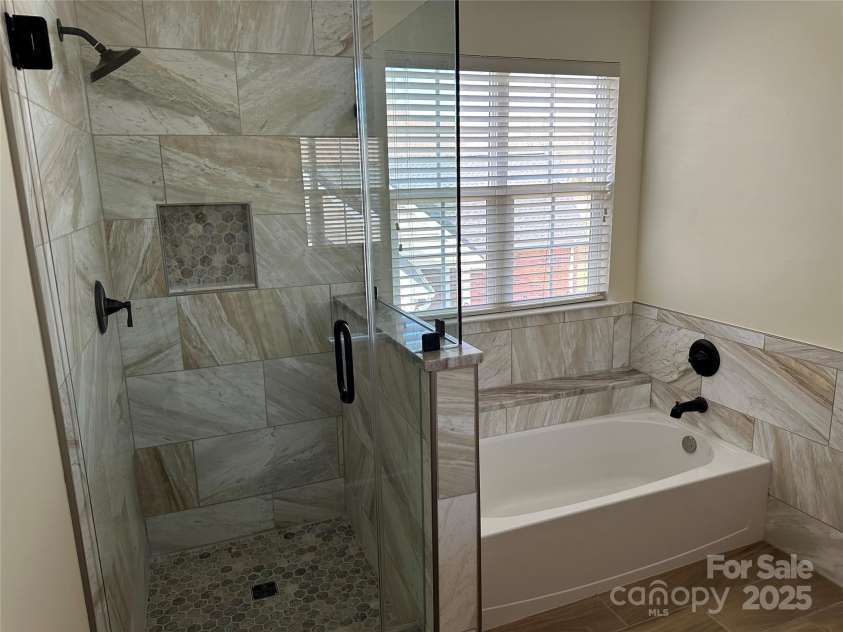 1043 Boxelder Lane, Charlotte, NC 28262.  MLS# CAR4225098, YatesRealty ID 13237. Master Bathroom