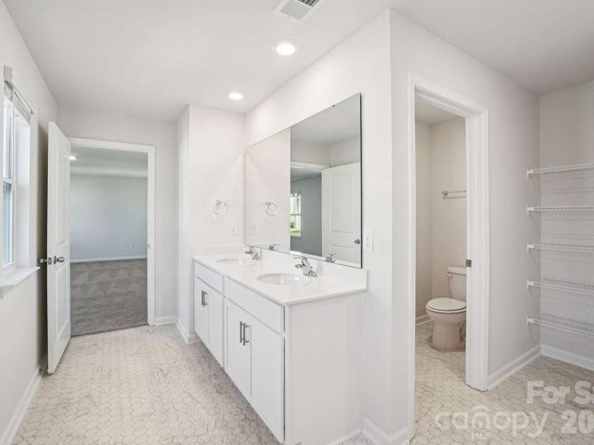 834 Adelston Lane, Asheville, NC 28804.  MLS# CAR4328239, YatesRealty ID 13238. 