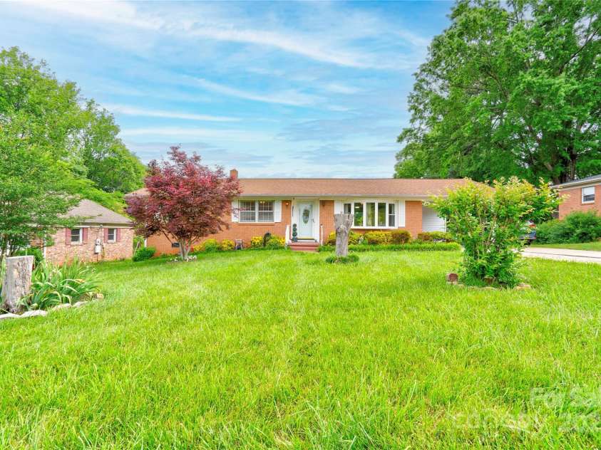 109 Ashley Street, Shelby, NC 28150.  MLS# CAR4256625, YatesRealty ID 13239. Front