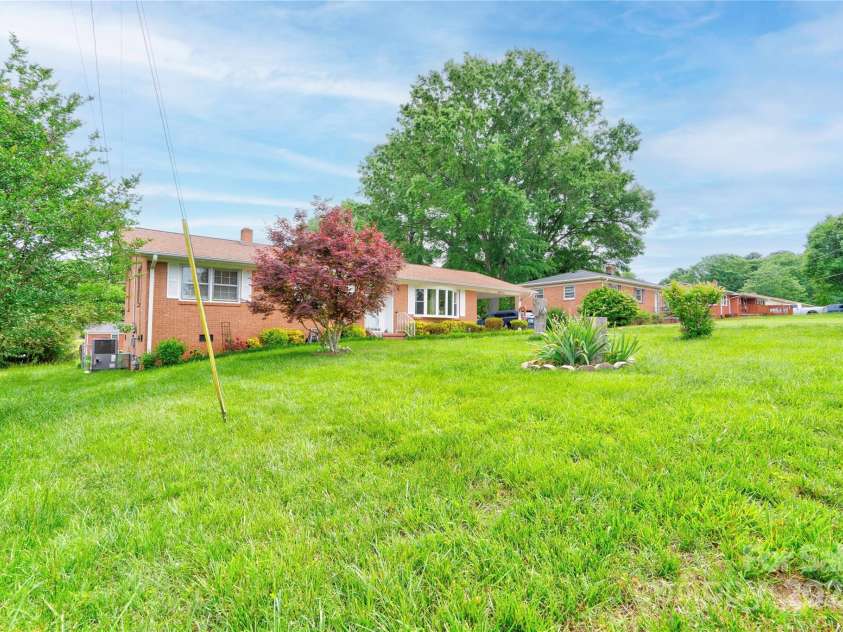 109 Ashley Street, Shelby, NC 28150.  MLS# CAR4256625, YatesRealty ID 13239. Front Left