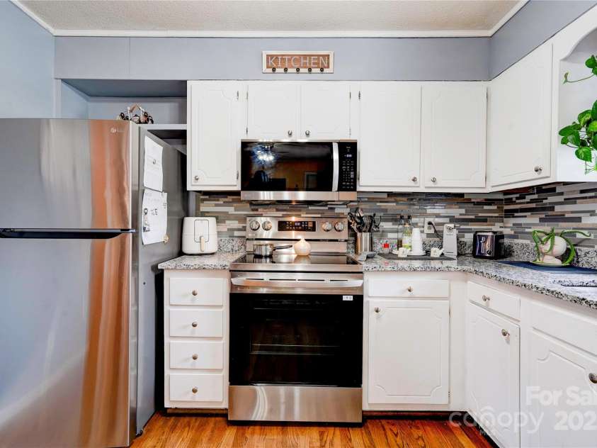 109 Ashley Street, Shelby, NC 28150.  MLS# CAR4256625, YatesRealty ID 13239. Kitchen