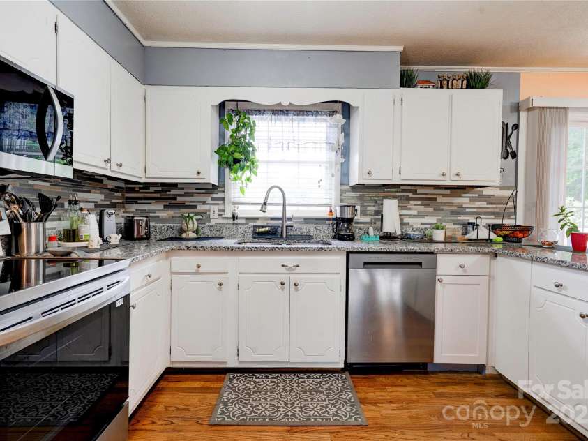 109 Ashley Street, Shelby, NC 28150.  MLS# CAR4256625, YatesRealty ID 13239. Kitchen