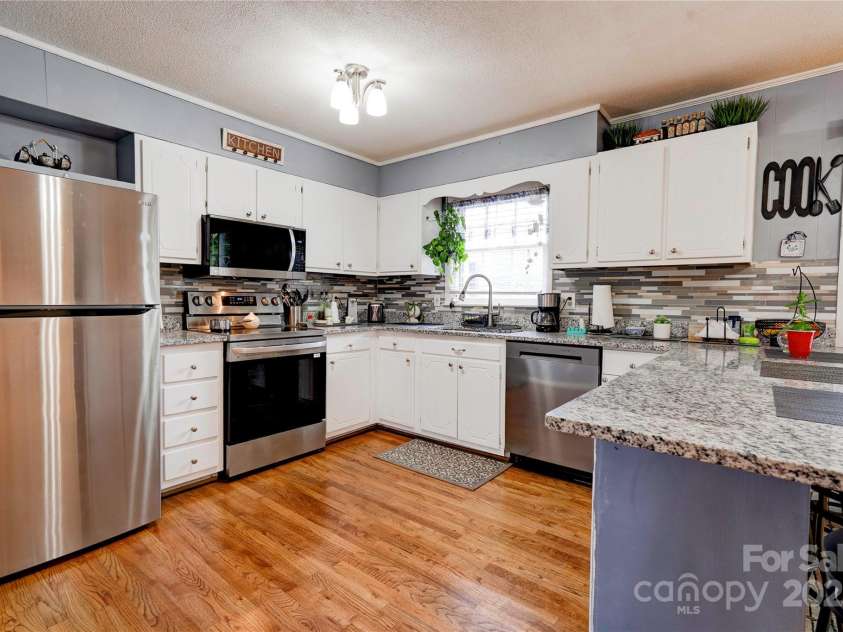 109 Ashley Street, Shelby, NC 28150.  MLS# CAR4256625, YatesRealty ID 13239. Kitchen