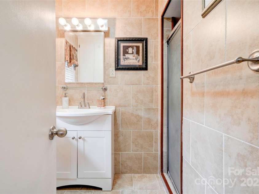 109 Ashley Street, Shelby, NC 28150.  MLS# CAR4256625, YatesRealty ID 13239. Primary Bathroom