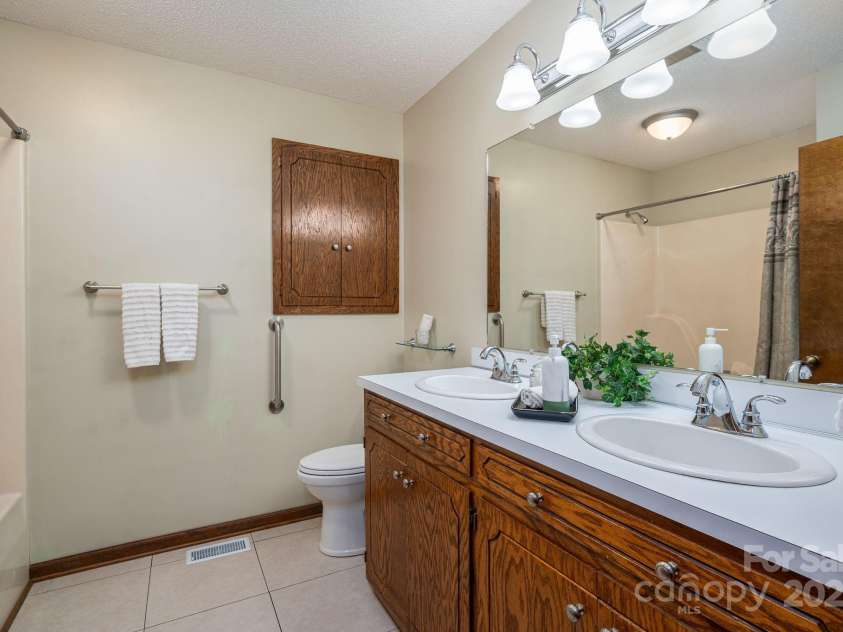 4866 Hwy 150 Highway, Lincolnton, NC 28092.  MLS# CAR4317614, YatesRealty ID 1324. 