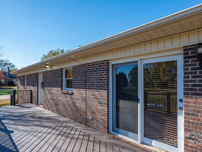 4866 Hwy 150 Highway, Lincolnton, NC 28092.  MLS# CAR4317614, YatesRealty ID 1324. 