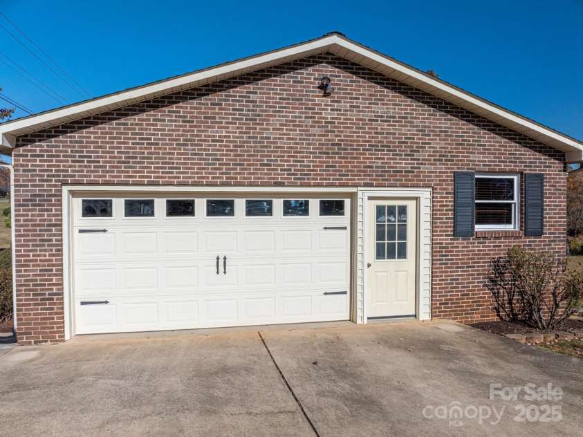 4866 Hwy 150 Highway, Lincolnton, NC 28092.  MLS# CAR4317614, YatesRealty ID 1324. 